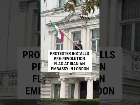 Read more about the article WATCH: Protester installs pre-revolution flag at Iranian embassy in London #foxnews #news #shorts