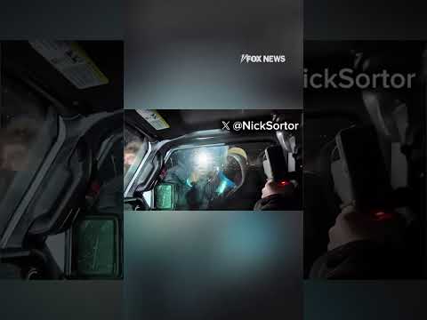 Read more about the article WATCH: Conservative influencer MOBBED by Minneapolis protesters #shorts #foxnews #us