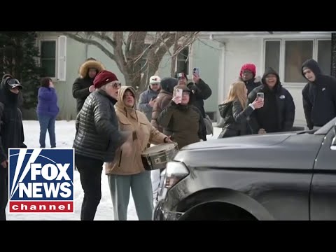 Read more about the article Dems DOUBLE DOWN on anti-ICE campaign with lawsuits as protests rage on