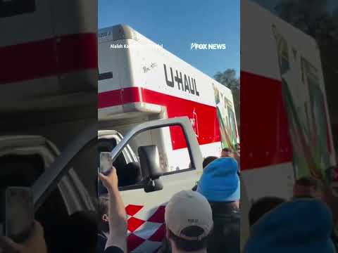 Read more about the article Demonstrators SWARM U-Haul after it drove through Iran protest #shorts #foxnews #us