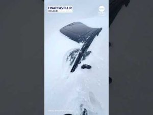 Read more about the article Car buried in deep snow gives a glimpse of life in Icelandic winter