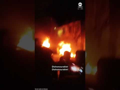 You are currently viewing Eyewitness video shows cars burning in Iran protests
