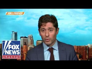 Read more about the article Minneapolis mayor RIPS ICE’s actions: ‘UNCONSTITUTIONAL CONDUCT’