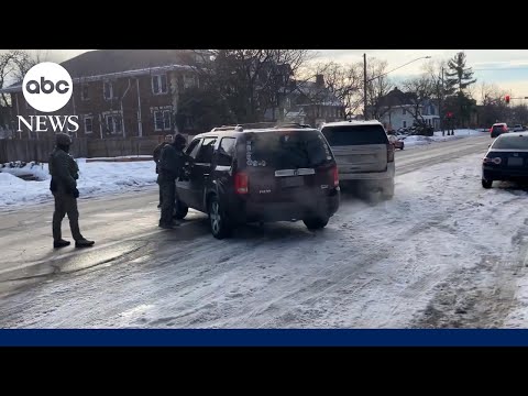 You are currently viewing ICE agent who shot Renee Good suffered internal bleeding, officials say