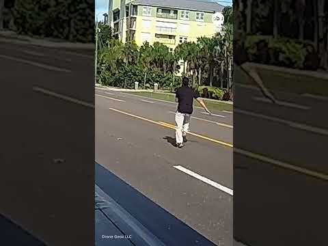 You are currently viewing Man rescues toddlers spotted walking in middle of busy Florida road