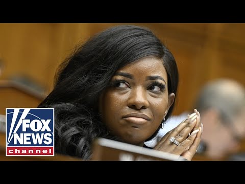 You are currently viewing Dems FUEL anti-ICE rhetoric: ‘SLAVE PATROLS’