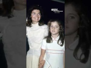 Read more about the article Legendary fashion designer Valentino dies at age 93