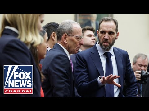 You are currently viewing ‘Chaotic’ scene ERUPTS as Jack Smith arrives for high-stakes public hearing