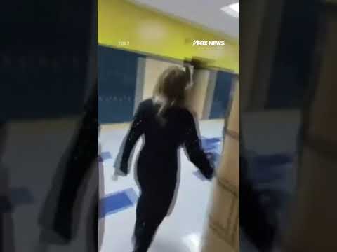 You are currently viewing CLASSROOM CHAOS: Student chases classmate, allegedly armed with a box cutter #shorts #usa #news