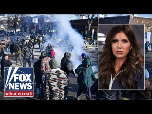 Read more about the article Noem: THIS is when Minneapolis turned violent