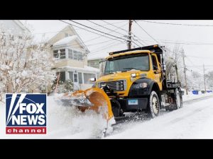 Read more about the article Connecticut state deploys around 600 plows during snow storm