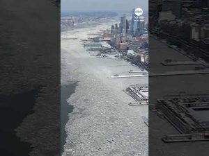 Read more about the article Hudson River partially frozen as cold lingers after weekend storm