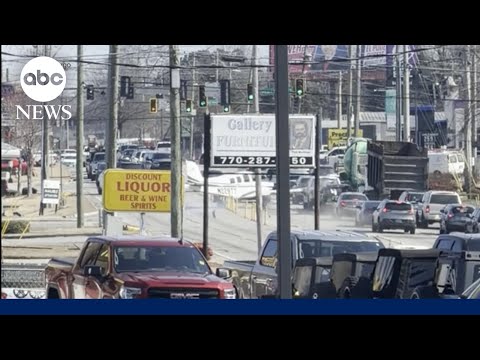 Read more about the article Small plane makes emergency landing on busy intersection in Georgia