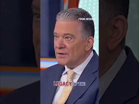 You are currently viewing Joe Rogan: Masculinity has been DEMONIZED #shorts