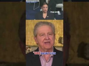 Read more about the article Senator CRACKS UP host with AOC roast #shorts