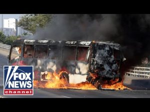 Read more about the article US tourist stranded in Mexico: ‘I grabbed my luggage and ran’