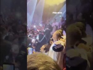 Read more about the article WATCH: USA hockey team belts out national anthem at nightclub #foxnews #shorts #sports