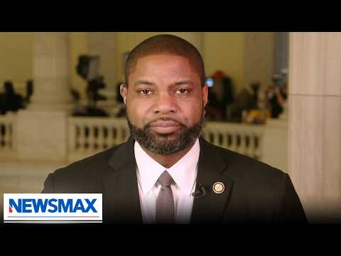 Read more about the article Dems want to side with criminal illegals, not Americans: Byron Donalds | Carl Higbie FRONTLINE