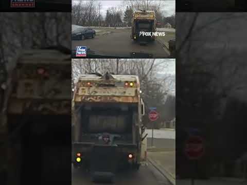 Read more about the article SEE IT: Sanitation worker finds suspect hiding in trash can #foxnews #news #shorts #viral