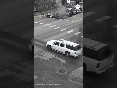 Read more about the article Sinkhole opens at Nebraska intersection, swallowing SUV and pickup truck