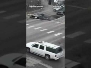 Read more about the article PAVEMENT PLUNGE: Traffic camera captures two cars falling into sinkhole