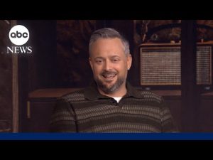 Read more about the article Nate Bargatze evolves into game show host and feature film actor with new roles