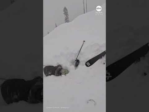 You are currently viewing Friends rescue man buried in snow while skiing at Palisades Tahoe