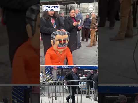 You are currently viewing Dueling protests in NYC as Nicolas Maduro returns to federal court