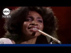 Read more about the article Why Anita Ward’s ‘Ring My Bell’ is trending on TikTok