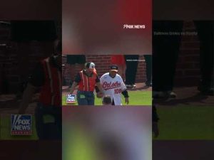 Read more about the article CENTURY OF SUPPORT: 109-year-old World War II and Korean War veteran throws first pitch #shorts