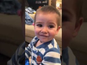 Read more about the article 1-year-old boy stuns mom with Jenga skills