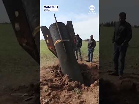 You are currently viewing People gather around unexploded missile intercepted by NATO over Syria