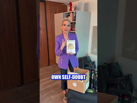 You are currently viewing Shannon Bream unboxes new book ‘Nothing is Impossible with God’ #shorts