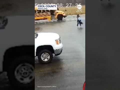 Read more about the article Pickup truck narrowly avoids children boarding school bus in Maryland