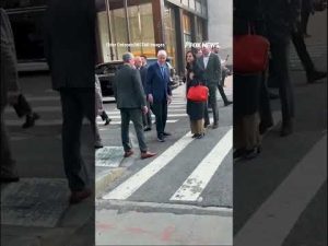 Read more about the article WATCH: Bill Clinton appears to nudge Hillary at busy NYC intersection #shorts