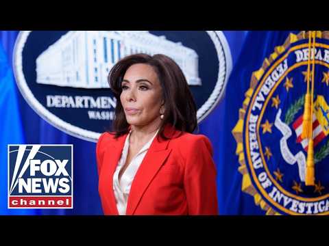Read more about the article Pirro briefs press on DOJ investigation into Fed chair