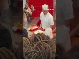 Read more about the article IN-N-OUT CELEBRATION: Michael B. Jordan signs autographs for fast-food workers