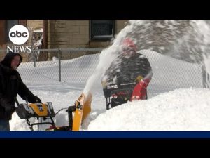 Read more about the article Winter storm snarls travel as strong winds lash Eastern US