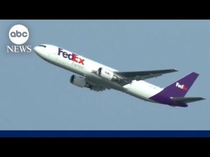 Read more about the article Close call as 2 jets nearly collide while landing at Newark Airport