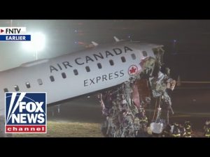 Read more about the article BREAKING: Two pilots dead after plane collides with vehicle at LaGuardia Airport