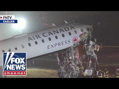 You are currently viewing BREAKING: Two pilots dead after plane collides with vehicle at LaGuardia Airport