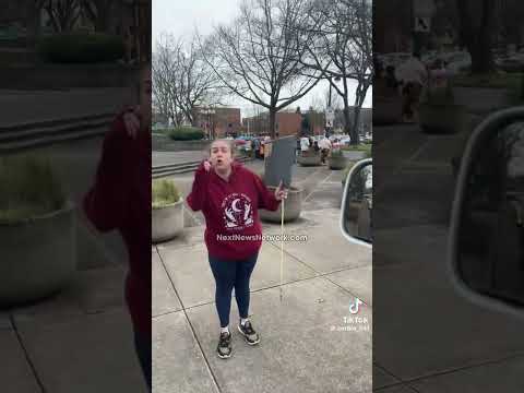 You are currently viewing MAGA Patriots Just Trolled These Anti ICE Protestors With This