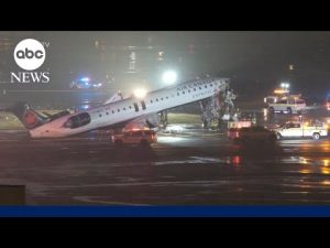 Read more about the article Video shows moment jet slams into fire truck at LaGuardia, killing both pilots