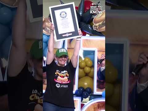 You are currently viewing Philadelphia airport sets world record for longest line of cheesesteaks