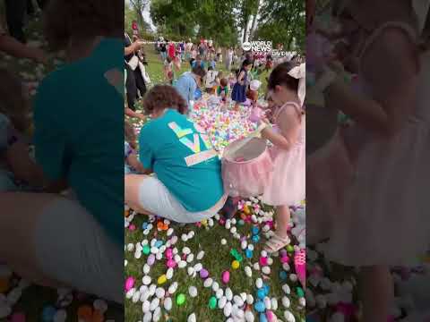 You are currently viewing Woman rescues toddler moments before hundreds of Easter eggs drop