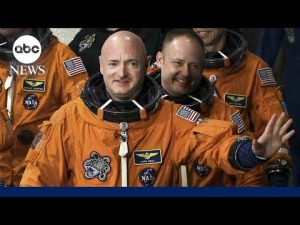 Read more about the article Sen. Mark Kelly on Artemis II: What astronauts see beyond the moon