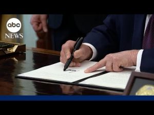Read more about the article Trump signs executive order to crack down on mail-in voting