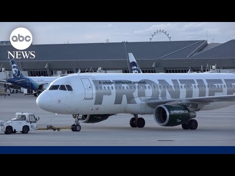 Read more about the article Close call between passenger jet, 2 trucks on tarmac at LAX