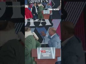 Read more about the article WATCH: Falling America250 backdrop narrowly misses Gov. Shapiro #shorts