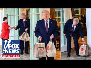 Read more about the article Trump gets fast food delivered to Oval Office by ‘DoorDash grandma’